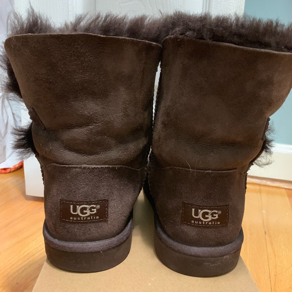 Ugg Bailey Button Boot Chocolate Size 8 - image 3